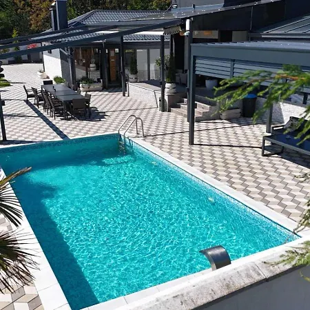 Villa Paradiso *